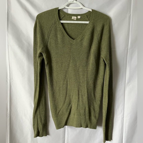 GAP Sweaters - Gap Sweater Women’s XS Olive Green V-Neck Pullover